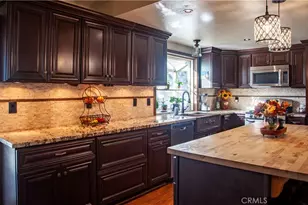 30225 Amber Ln, Hemet, CA 92543 - Photo 15