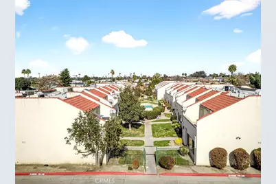 1325 W Latham, Hemet, CA 92543 - Photo 37