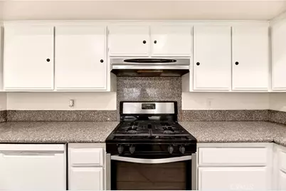 1325 W Latham, Hemet, CA 92543 - Photo 15