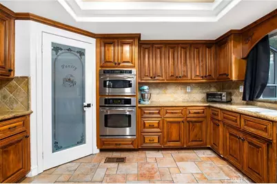 22138 Drover Way, Canyon Lake, CA 92587 - Photo 17