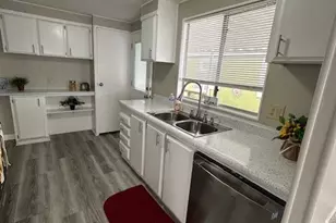 880 N Lake Steet, Hemet, CA 92544 - Photo 17