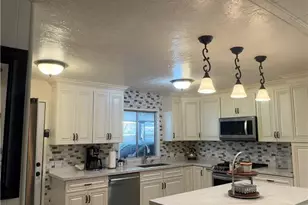 1025 S Lyon, Hemet, CA 92543 - Photo 5