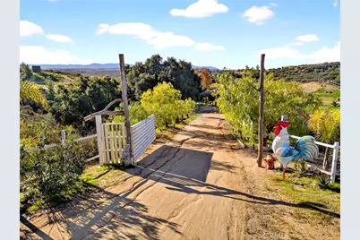 38950 Hoss Street, Temecula, CA 92592 - Photo 5