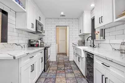 24048 Cruise Circle, Canyon Lake, CA 92587 - Photo 9