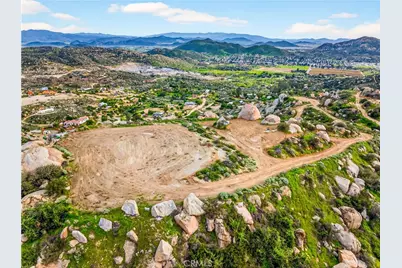 31300 Ruth Lane, Homeland, CA 92548 - Photo 13