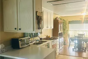 260 N Lyon, Hemet, CA 92543 - Photo 3