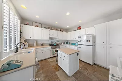 33578 Rosewood Circle, Temecula, CA 92592 - Photo 11