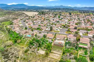 44268 Galicia, Hemet, CA 92544 - Photo 53