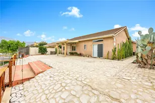 44268 Galicia, Hemet, CA 92544 - Photo 45