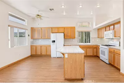 44268 Galicia, Hemet, CA 92544 - Photo 15