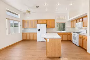 44268 Galicia, Hemet, CA 92544 - Photo 15