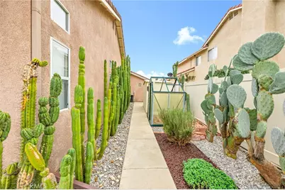 44268 Galicia, Hemet, CA 92544 - Photo 49