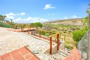 44268 Galicia, Hemet, CA 92544 - Photo 37