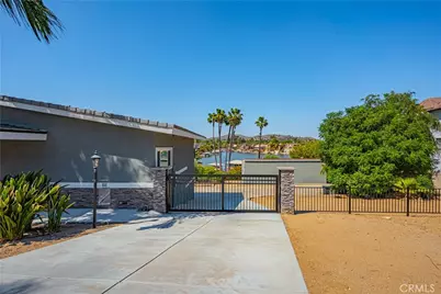 23256 Gray Fox Drive, Canyon Lake, CA 92587 - Photo 7