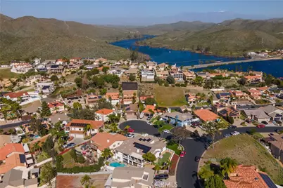 22176 Dogie, Canyon Lake, CA 92587 - Photo 37