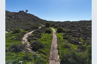 14 Starlight Mesa Drive, Hemet, CA 92544 - Photo 9