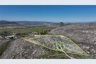 14 Starlight Mesa Drive, Hemet, CA 92544 - Photo 3