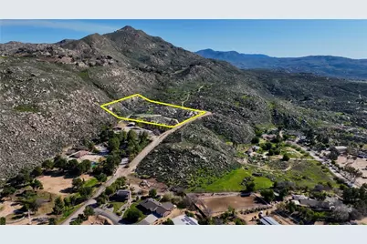 25 Starlight Mesa Drive, Hemet, CA 92544 - Photo 1