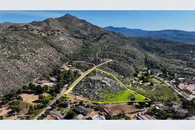 27 Starlight Mesa Drive, Hemet, CA 92544 - Photo 3