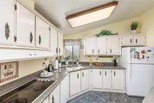 24600 Mountain Ave, Hemet, CA 92544 - Photo 9