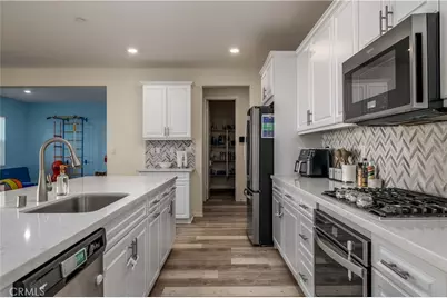 30538 Oasis Rd., Murrieta, CA 92563 - Photo 5