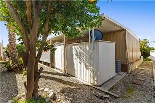 881 N Lake St, Hemet, CA 92544 - Photo 23