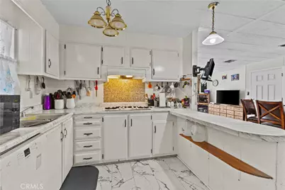 881 N Lake St #313, Hemet, CA 92544 - Photo 13