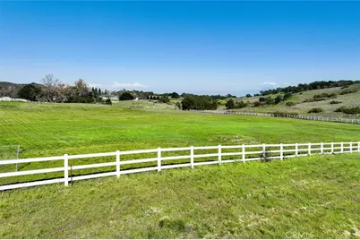 8 Oak Trail Ct, Murrieta, CA 92562 - Photo 9