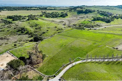 8 Oak Trail Ct, Murrieta, CA 92562 - Photo 19