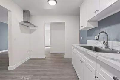 1622 Firestone Boulevard, Los Angeles, CA 90001 - Photo 5