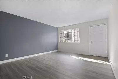 1622 Firestone Boulevard, Los Angeles, CA 90001 - Photo 9