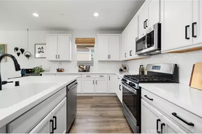 29807 Saddle Ranch Place, Menifee, CA 92584 - Photo 17