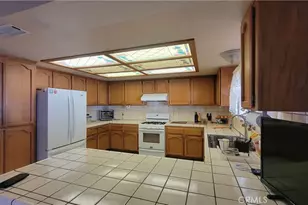 8756 Oakwood Ave, Hesperia, CA 92345 - Photo 9