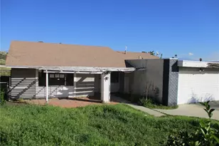 560 W 10th St, Perris, CA 92570 - Photo 3