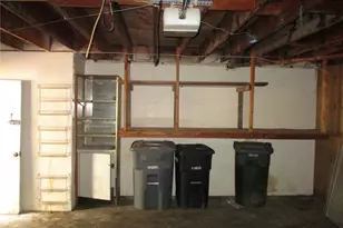 560 W 10th St, Perris, CA 92570 - Photo 23