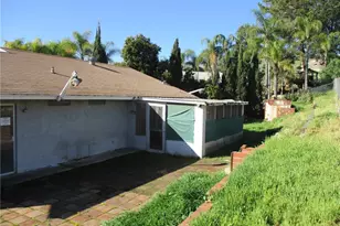 560 W 10th St, Perris, CA 92570 - Photo 25