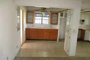 560 W 10th St, Perris, CA 92570 - Photo 7