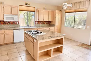 40465 Via Camposeco, Murrieta, CA 92562 - Photo 5