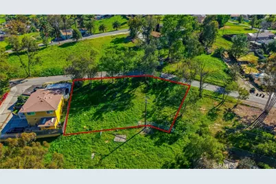 426 Sannelle Street, Lake Elsinore, CA 92530 - Photo 3