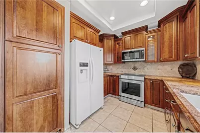 40466 Via Estrada, Murrieta, CA 92562 - Photo 5