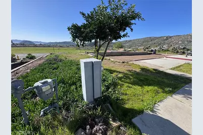 24515 California Avenue, Hemet, CA 92545 - Photo 3