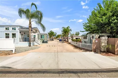 501 S Mistletoe #19, San Jacinto, CA 92582 - Photo 1