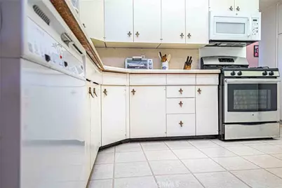 1461 Amberwood, Hemet, CA 92543 - Photo 9