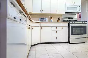 1461 Amberwood, Hemet, CA 92543 - Photo 9