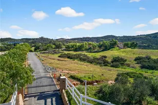 39475 Bruce Ln, Temecula, CA 92592 - Photo 5