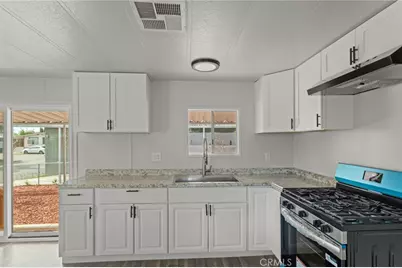 1097 N State #25, Hemet, CA 92543 - Photo 7