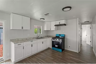 1097 N State #25, Hemet, CA 92543 - Photo 5