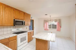 38514 Carolside Ave, Palmdale, CA 93550 - Photo 9