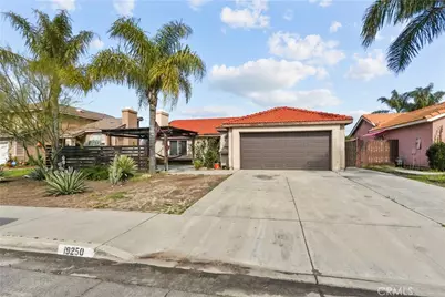 19250 Henshaw Court, Lake Elsinore, CA 92530 - Photo 3