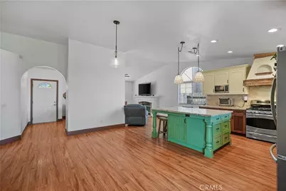 19250 Henshaw Court, Lake Elsinore, CA 92530 - Photo 21